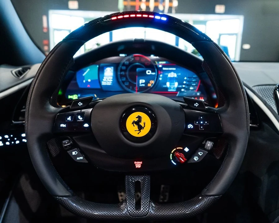 2024 Ferrari Roma Spider - Image 5 of 31