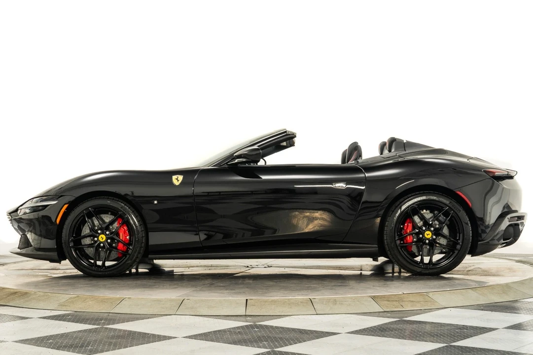 2024 Ferrari Roma Spider - Image 6 of 12