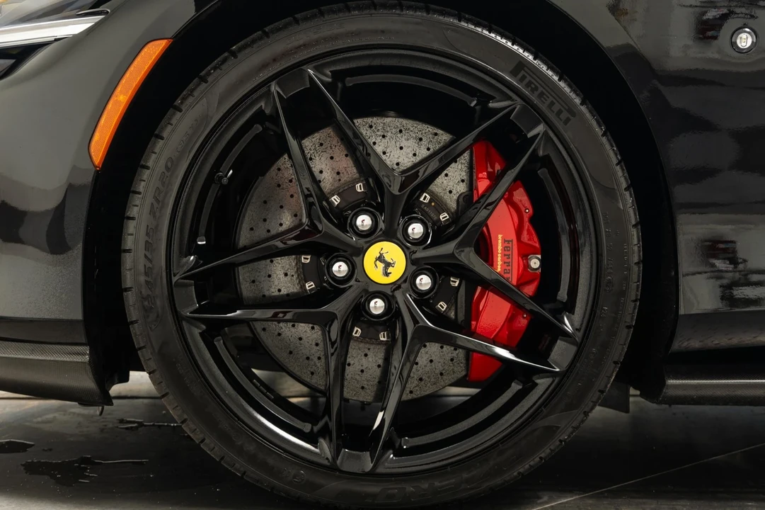 2024 Ferrari Roma Spider - Image 10 of 12