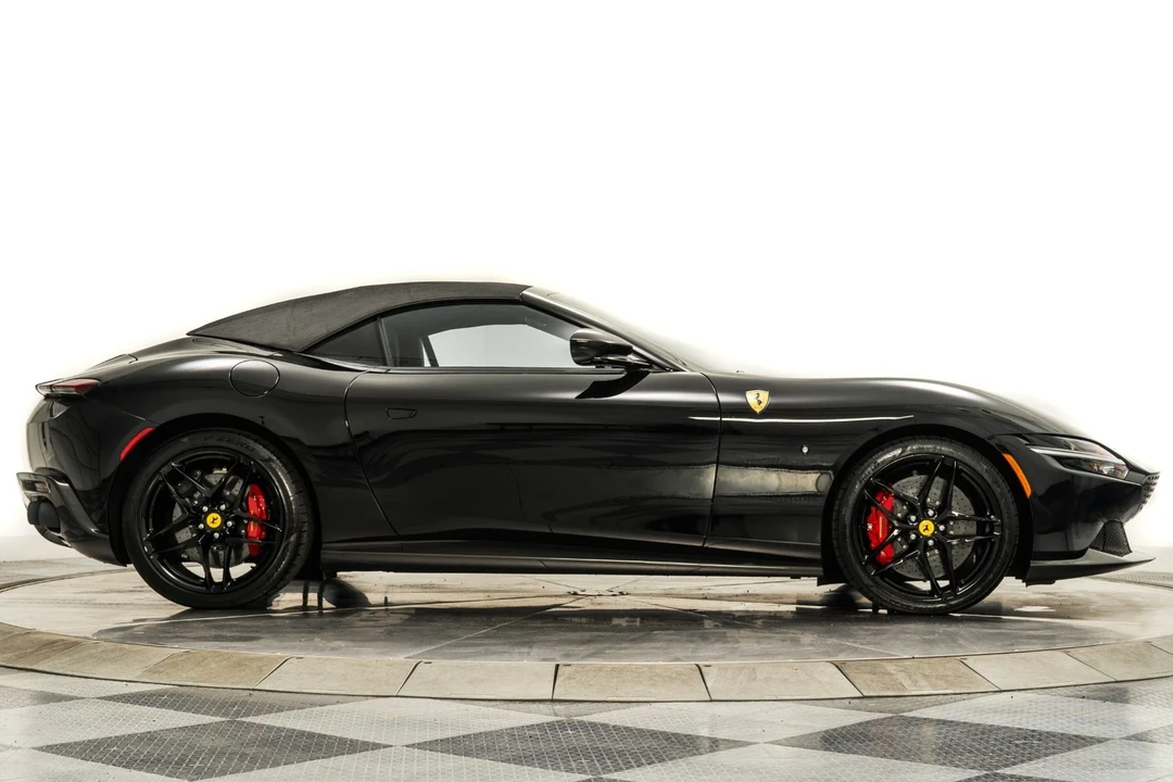 2024 Ferrari Roma Spider - Image 18 of 21