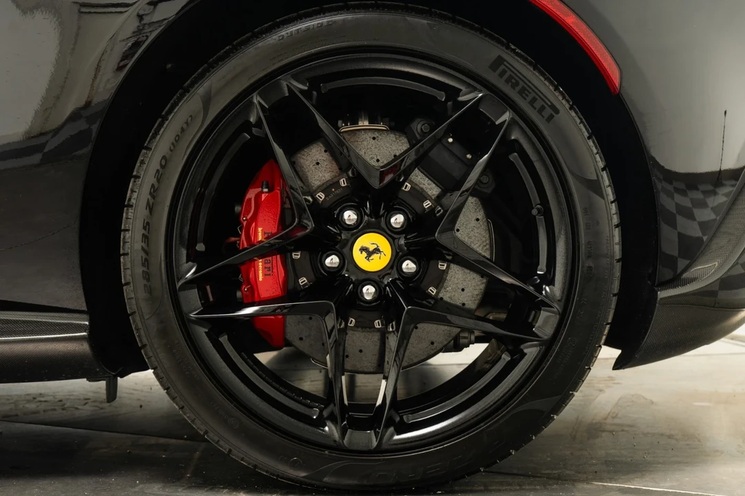 2024 Ferrari Roma Spider - Image 11 of 12
