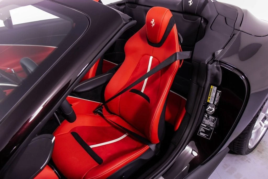 2024 Ferrari Roma Spider - Image 6 of 31