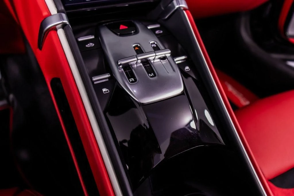 2024 Ferrari Roma Spider - Image 5 of 31