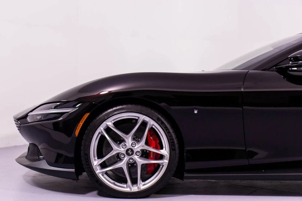 2024 Ferrari Roma Spider - Image 28 of 31