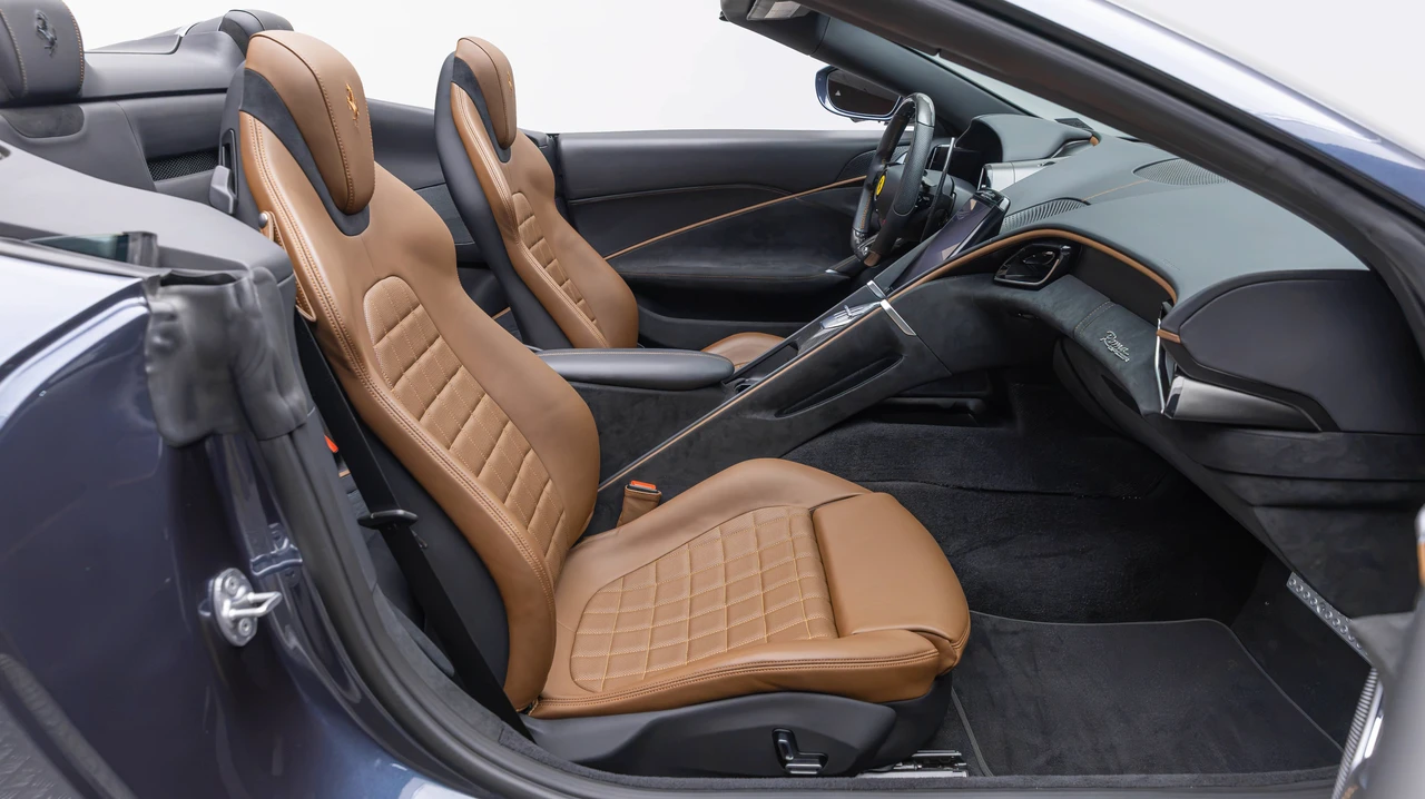 2024 Ferrari Roma Spider - Image 25 of 31