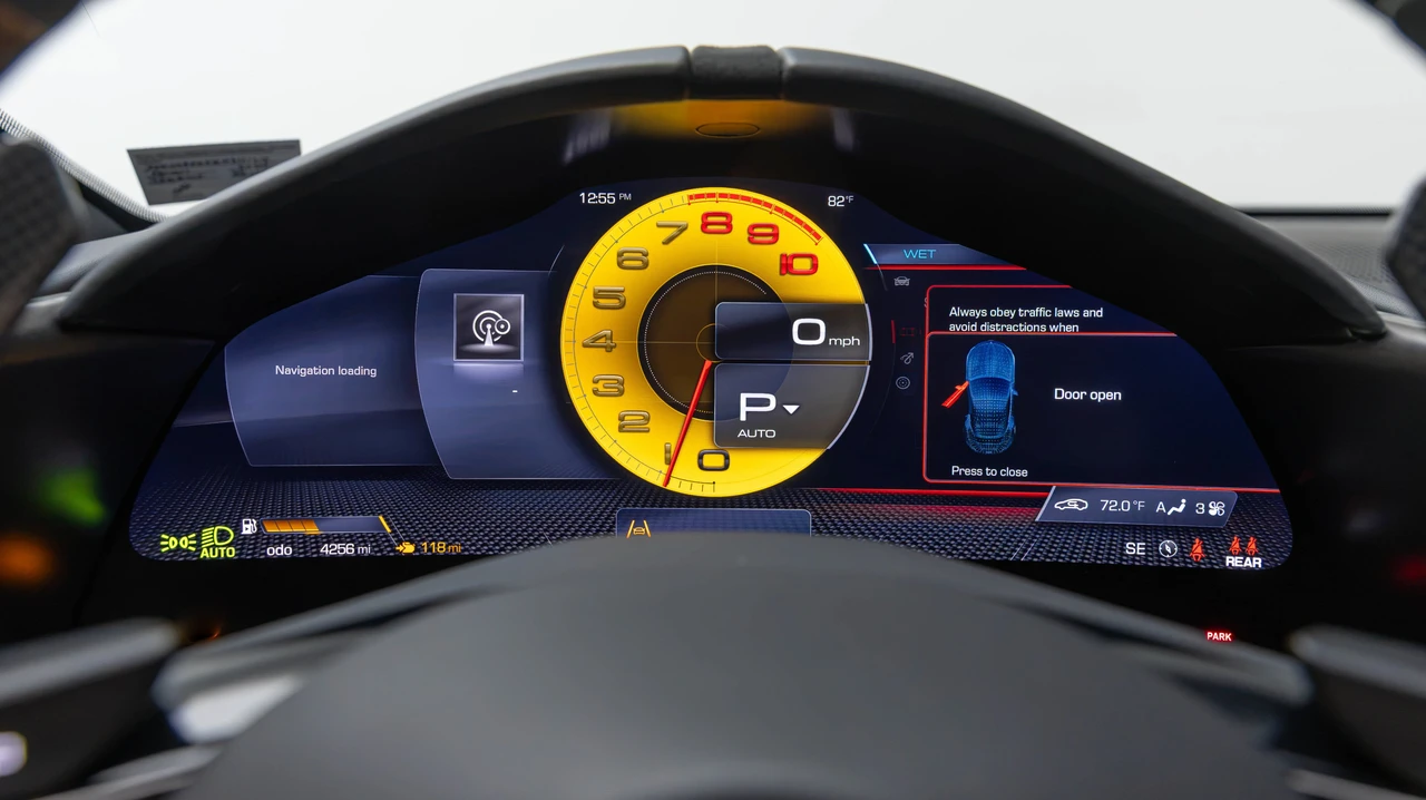 2024 Ferrari Roma Spider - Image 17 of 31