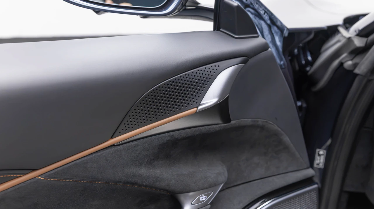 2024 Ferrari Roma Spider - Image 13 of 31