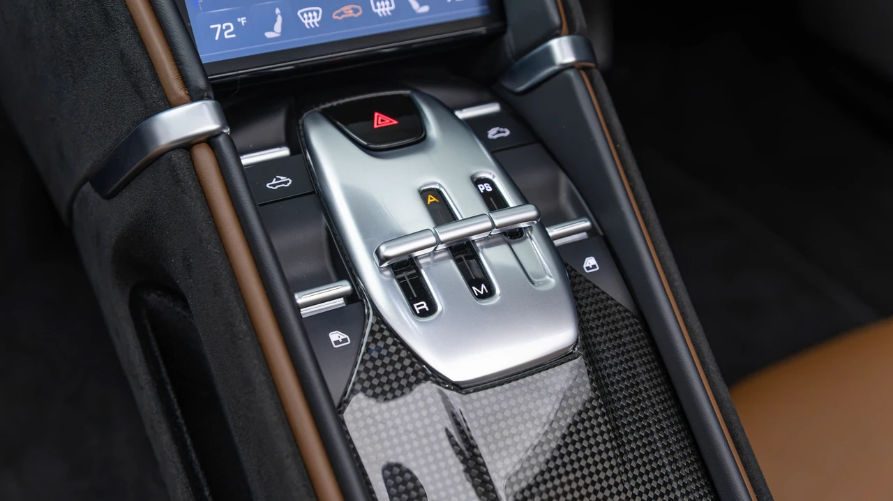 2024 Ferrari Roma Spider - Image 6 of 31