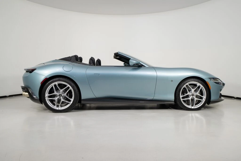 2024 Ferrari Roma Spider - Image 9 of 31
