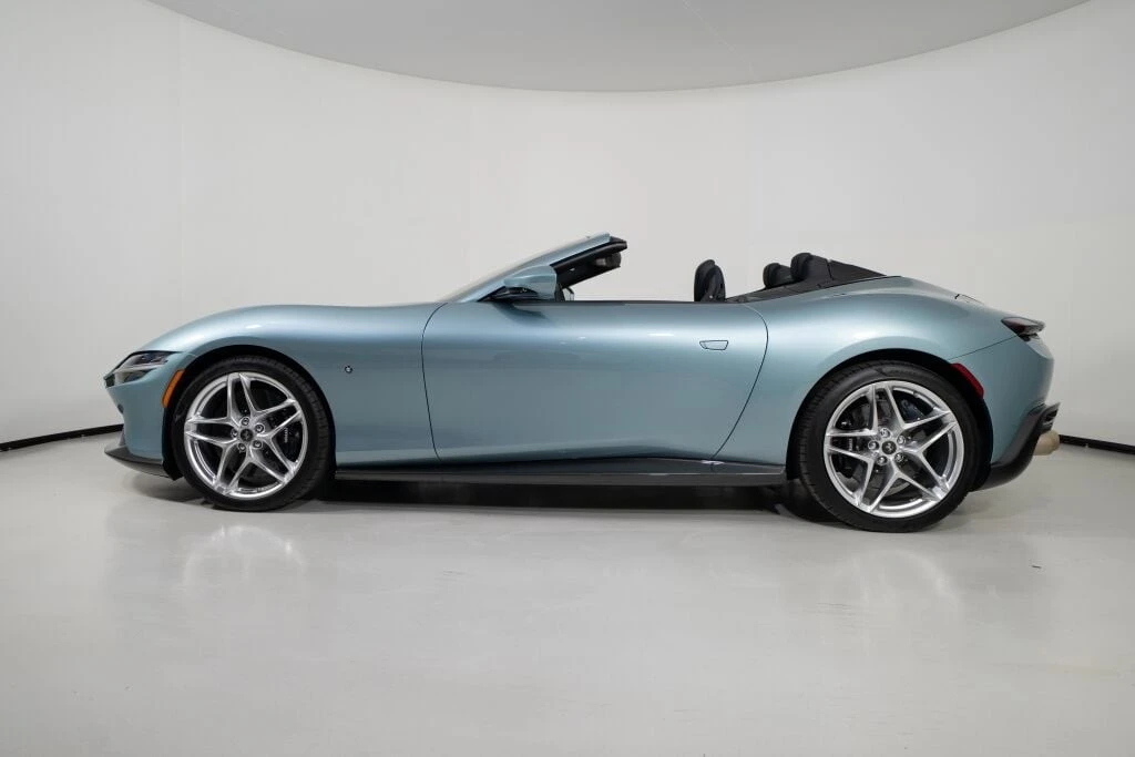 2024 Ferrari Roma Spider - Image 8 of 31