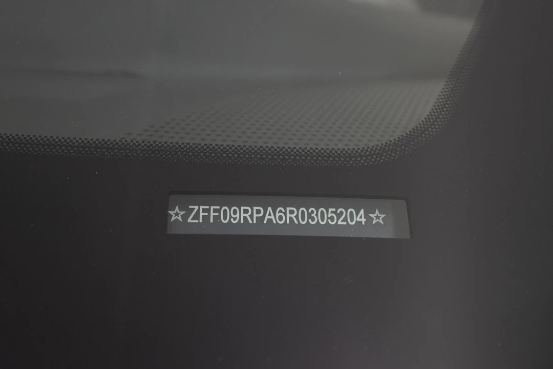 2024 Ferrari Roma Spider - Image 19 of 31