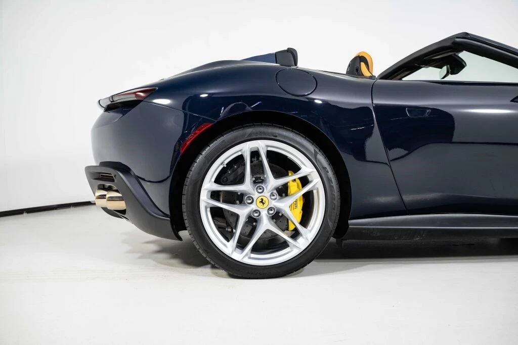 2024 Ferrari Roma Spider - Image 19 of 21