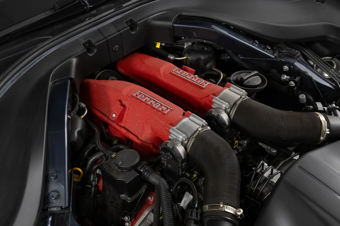 2024 Ferrari Roma Spider - Image 27 of 31