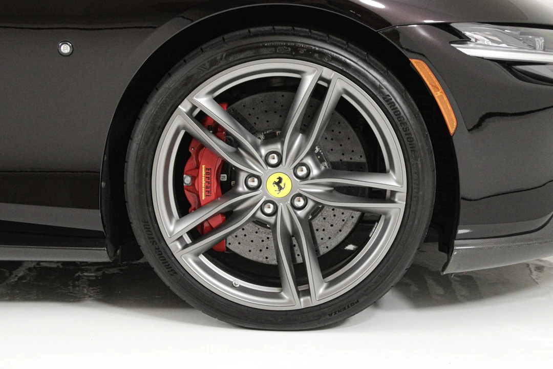 2024 Ferrari Roma Spider - Image 27 of 31
