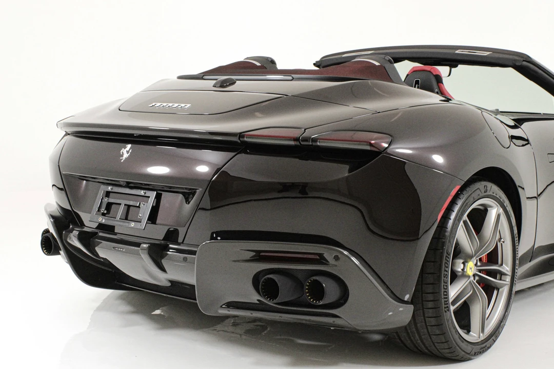 2024 Ferrari Roma Spider - Image 11 of 31