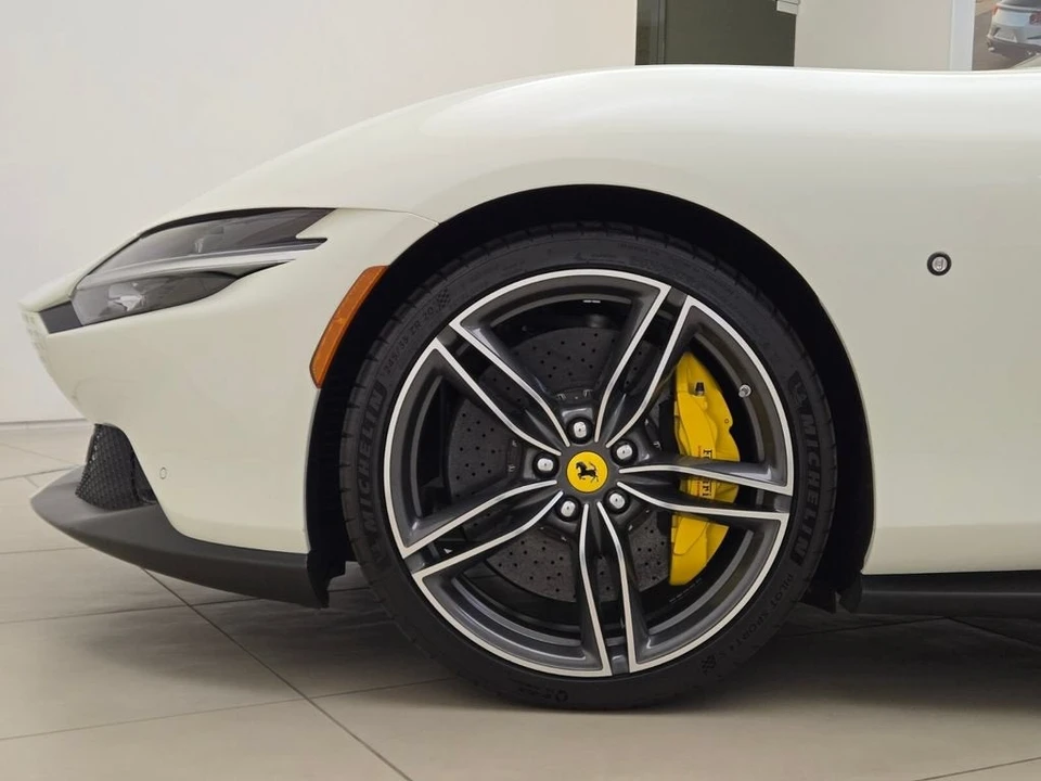 2024 Ferrari Roma Spider - Image 13 of 31