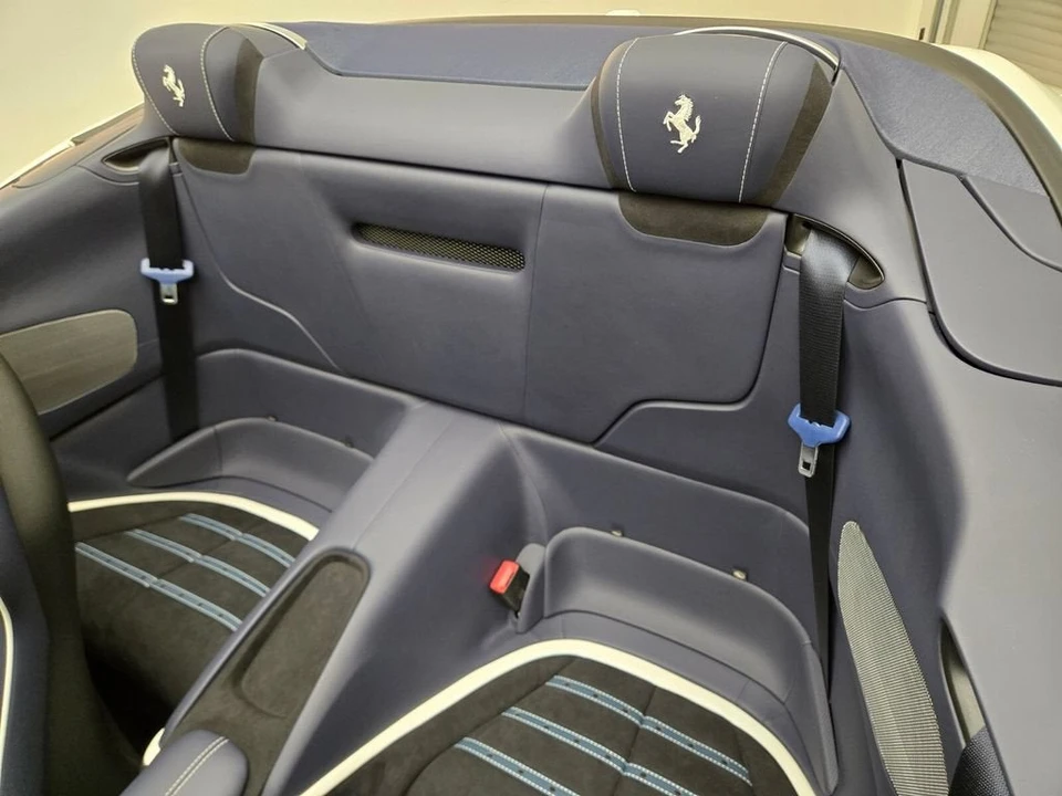 2024 Ferrari Roma Spider - Image 18 of 31