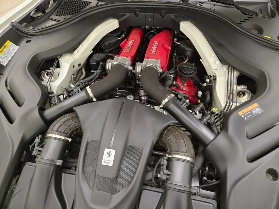 2024 Ferrari Roma Spider - Image 29 of 31