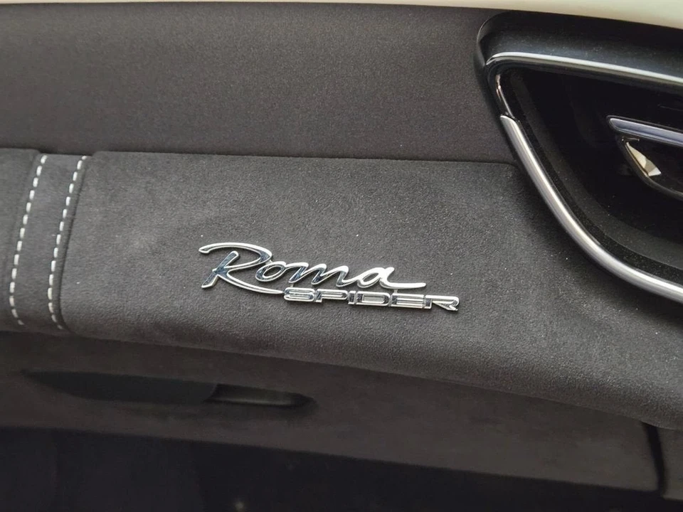 2024 Ferrari Roma Spider - Image 26 of 31