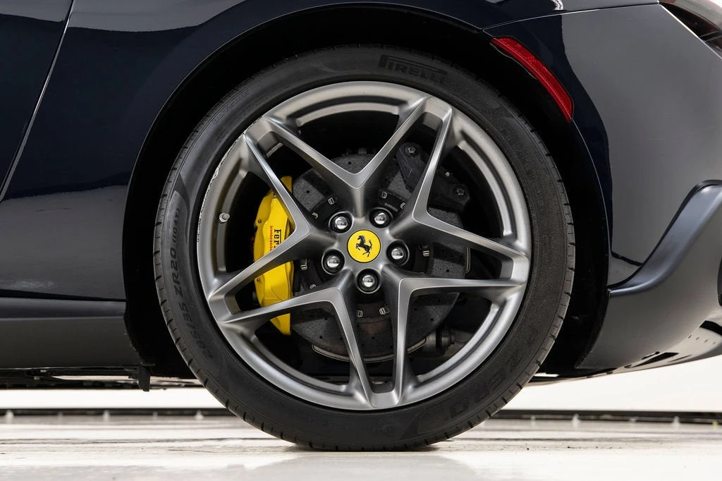 2024 Ferrari Roma Spider - Image 21 of 31