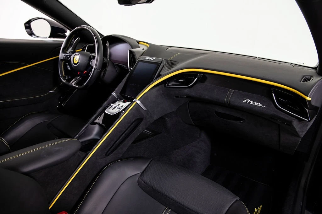 2024 Ferrari Roma Spider - Image 19 of 31