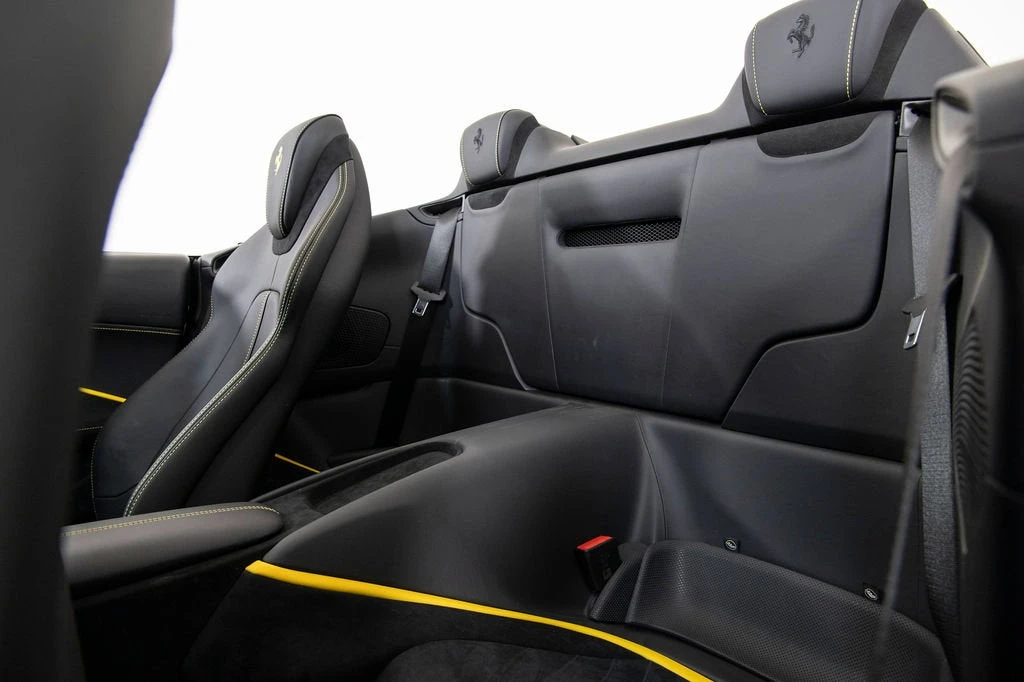 2024 Ferrari Roma Spider - Image 16 of 31