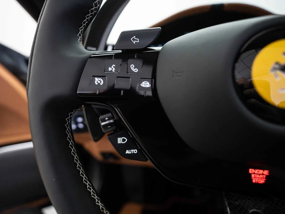 2024 Ferrari Roma Spider - Image 20 of 31