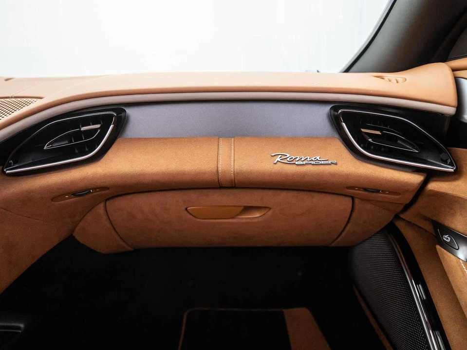 2024 Ferrari Roma Spider - Image 24 of 31
