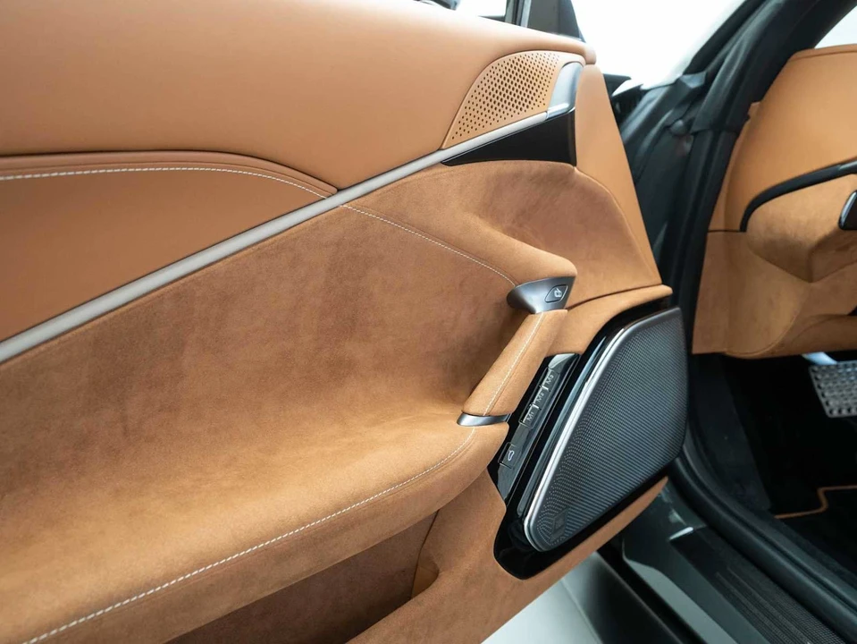 2024 Ferrari Roma Spider - Image 16 of 31