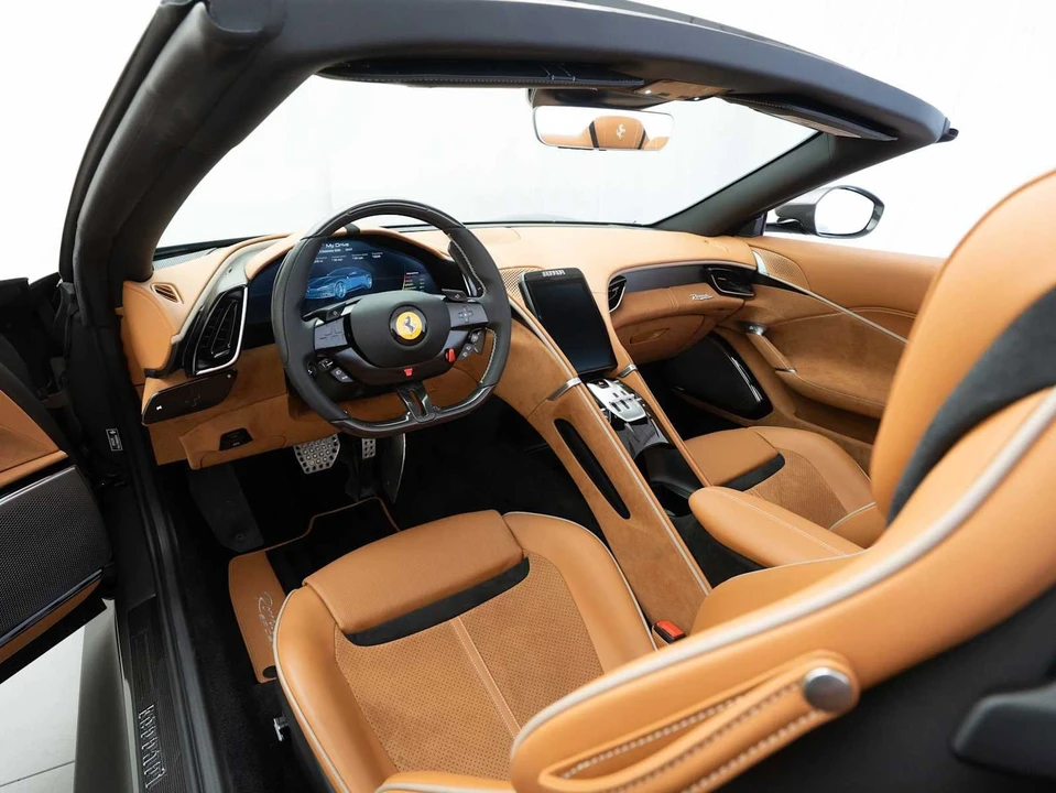 2024 Ferrari Roma Spider - Image 12 of 31