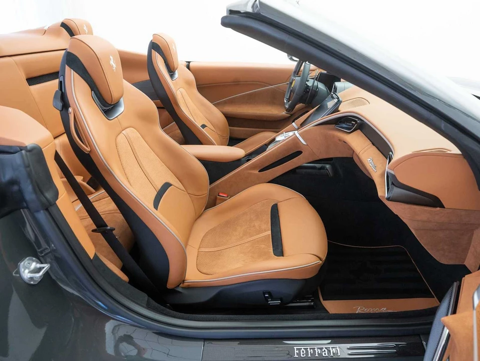 2024 Ferrari Roma Spider - Image 10 of 31