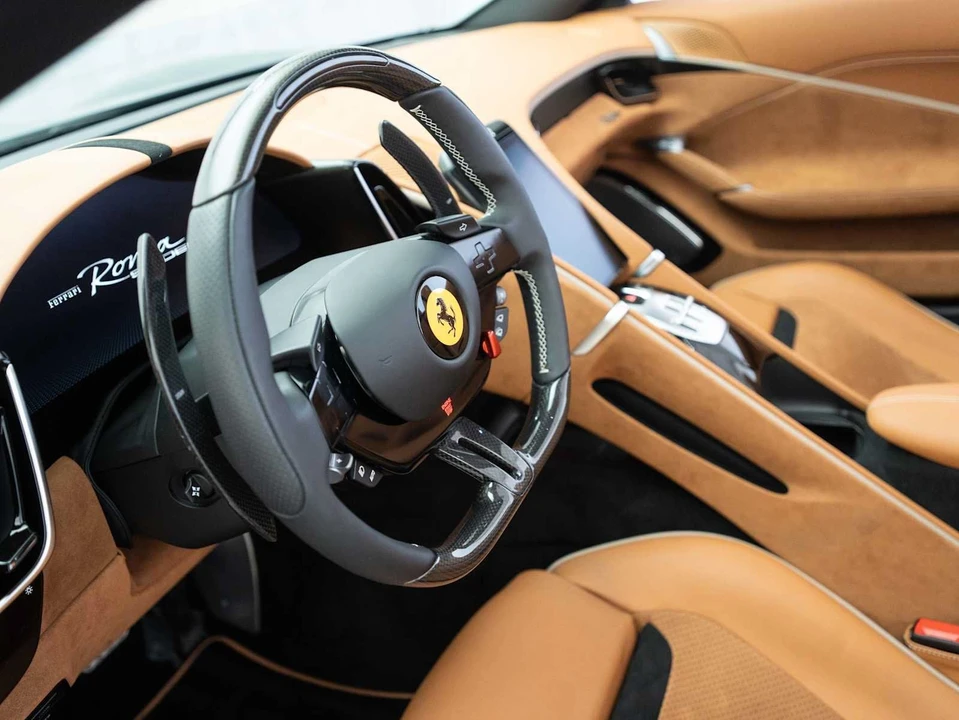 2024 Ferrari Roma Spider - Image 17 of 31
