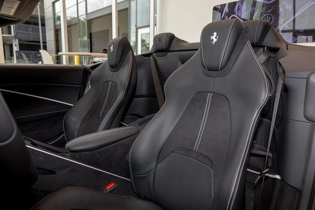 2024 Ferrari Roma Spider - Image 17 of 31