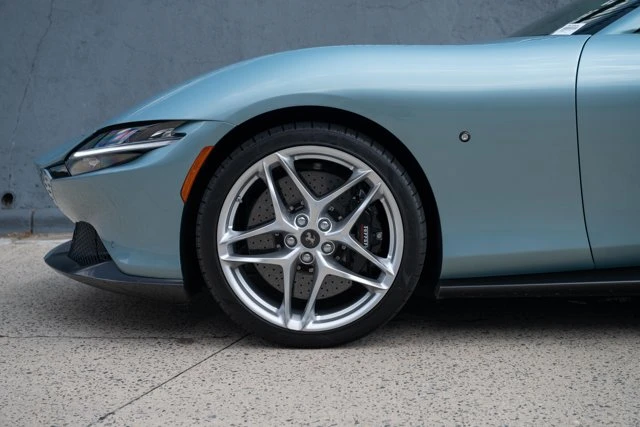 2024 Ferrari Roma Spider - Image 29 of 31