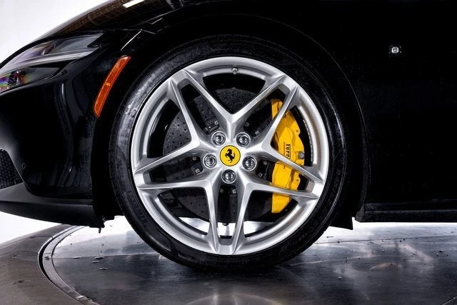 2024 Ferrari Roma Spider - Image 17 of 31