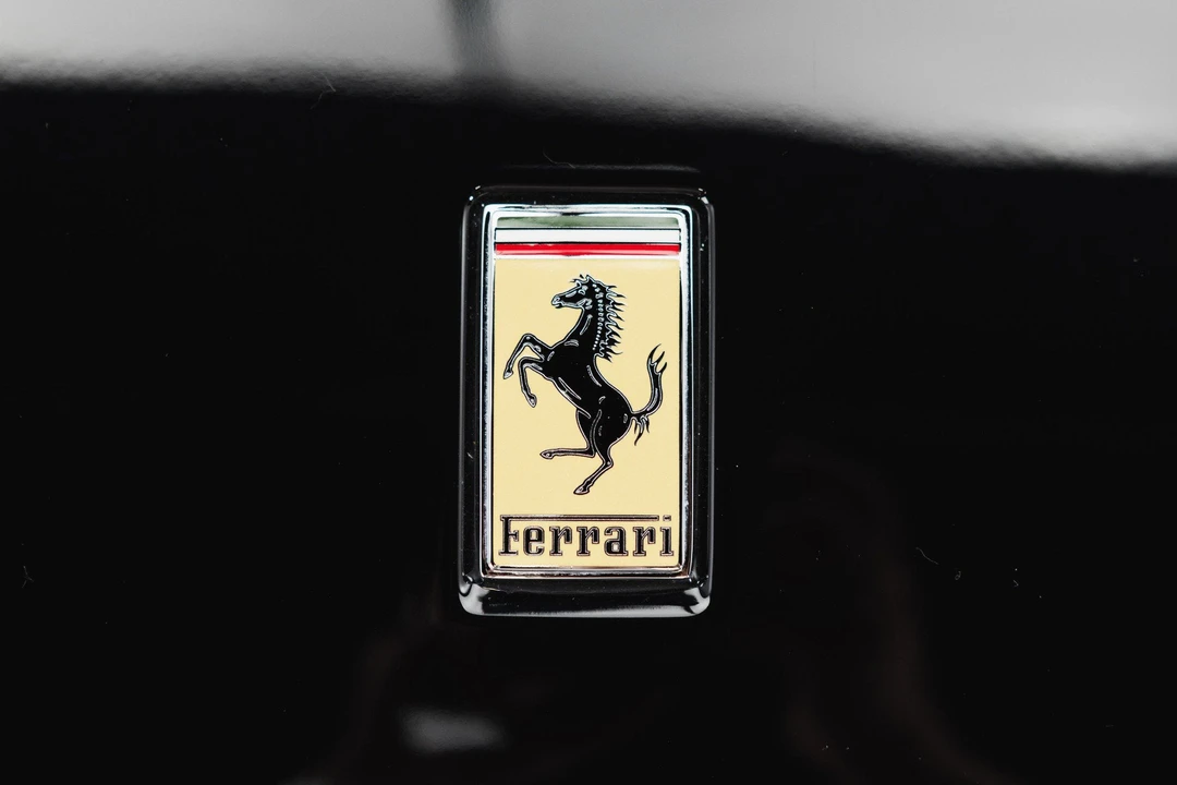 2024 Ferrari Roma Spider - Image 25 of 31
