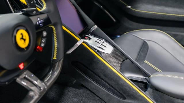 2024 Ferrari Roma Spider - Image 8 of 16
