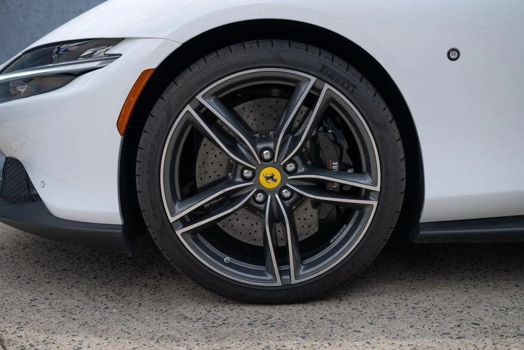 2024 Ferrari Roma Spider - Image 19 of 31