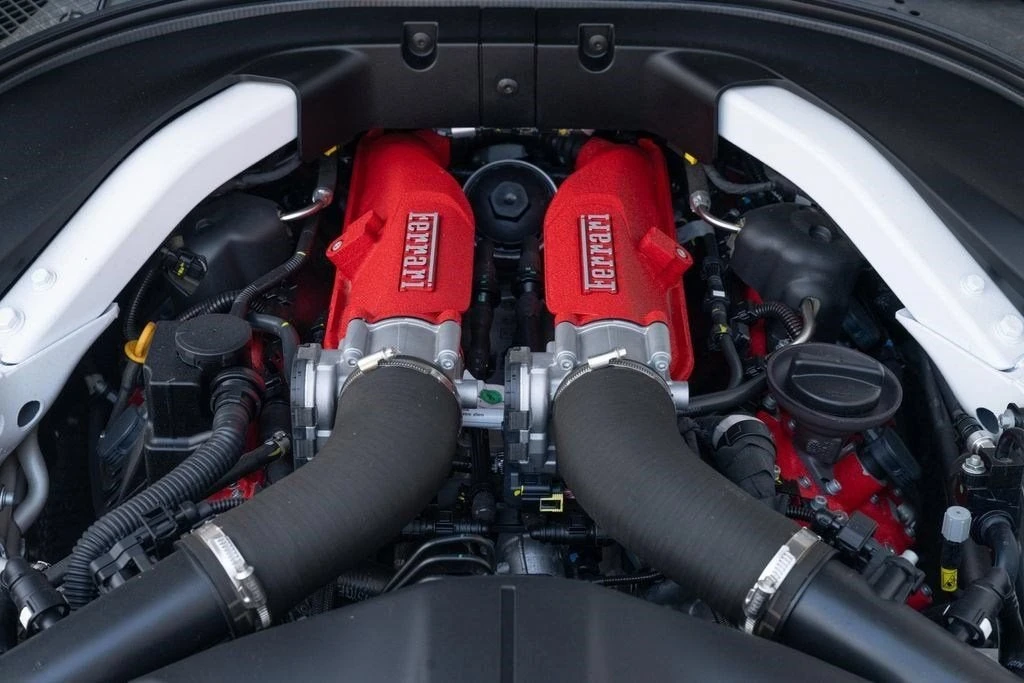2024 Ferrari Roma Spider - Image 14 of 31