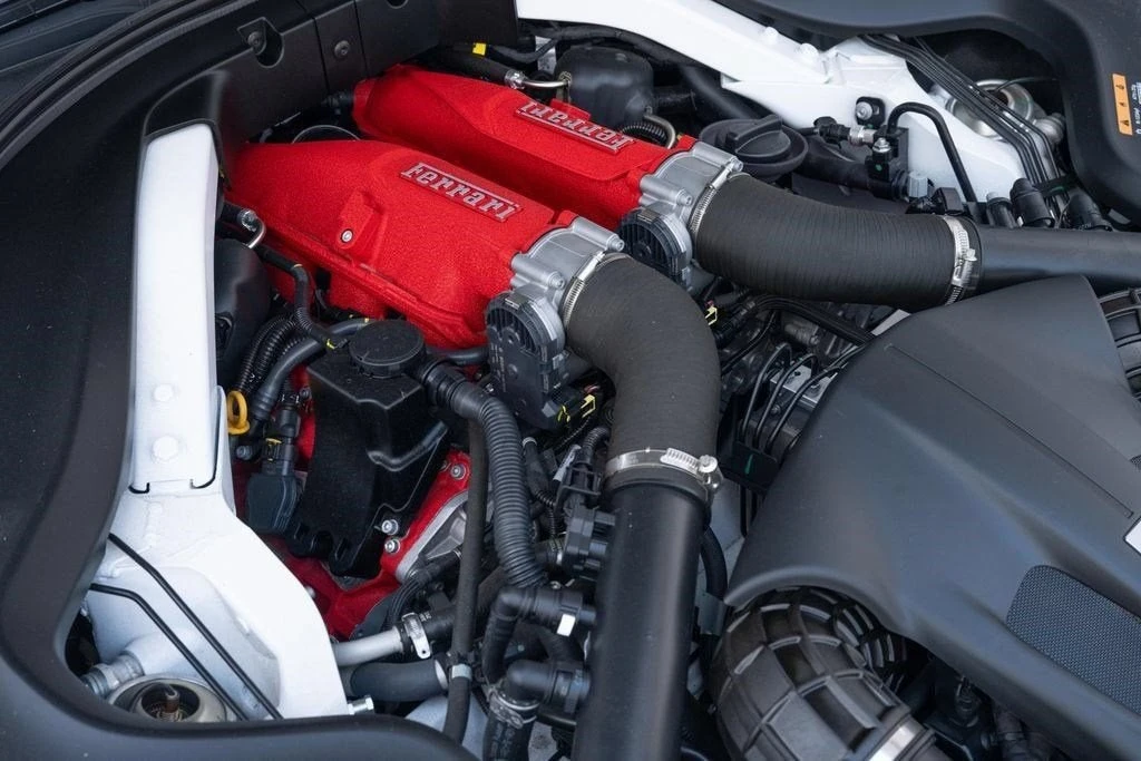 2024 Ferrari Roma Spider - Image 15 of 31