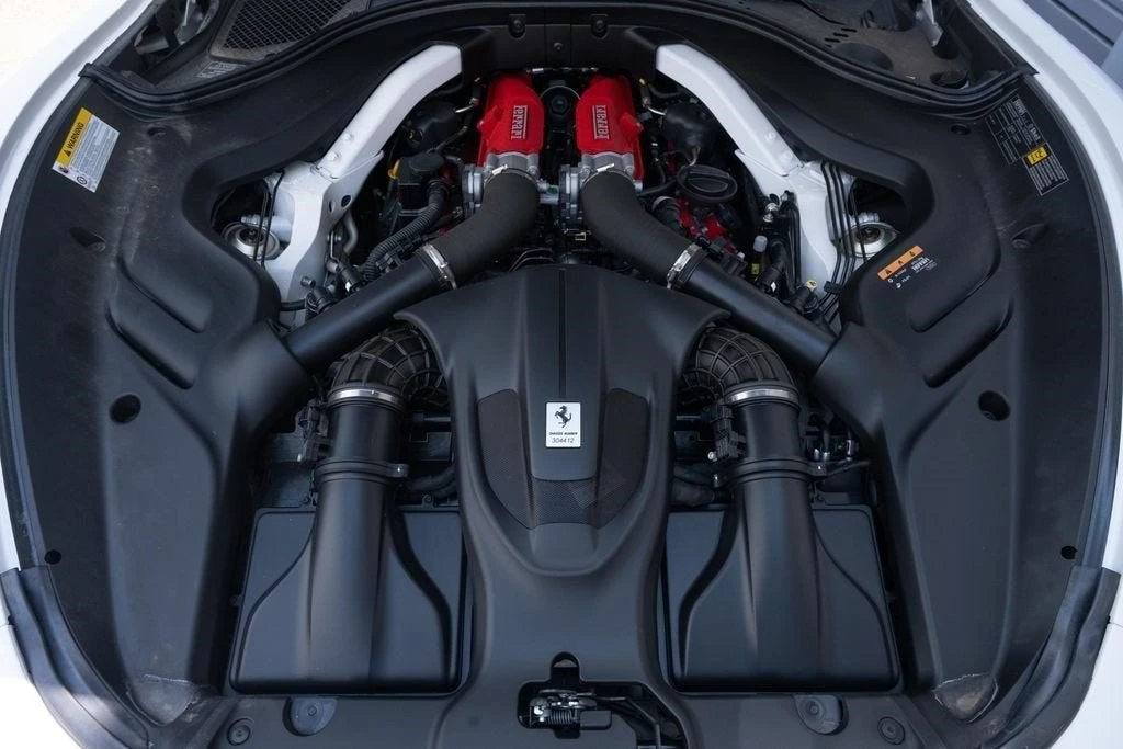 2024 Ferrari Roma Spider - Image 13 of 31