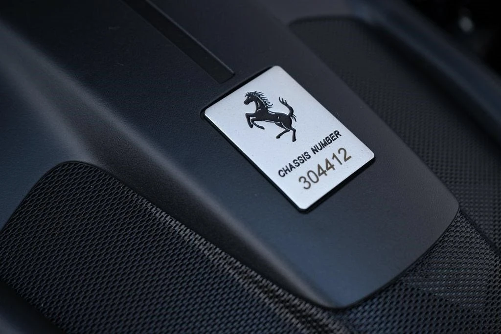 2024 Ferrari Roma Spider - Image 16 of 31