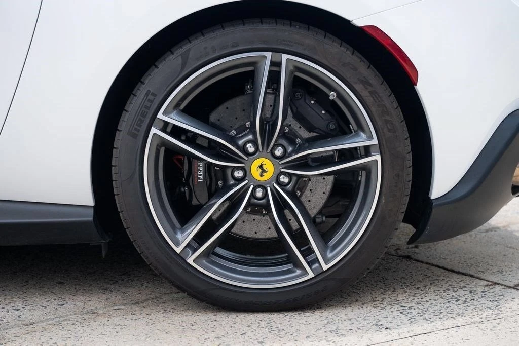 2024 Ferrari Roma Spider - Image 21 of 31