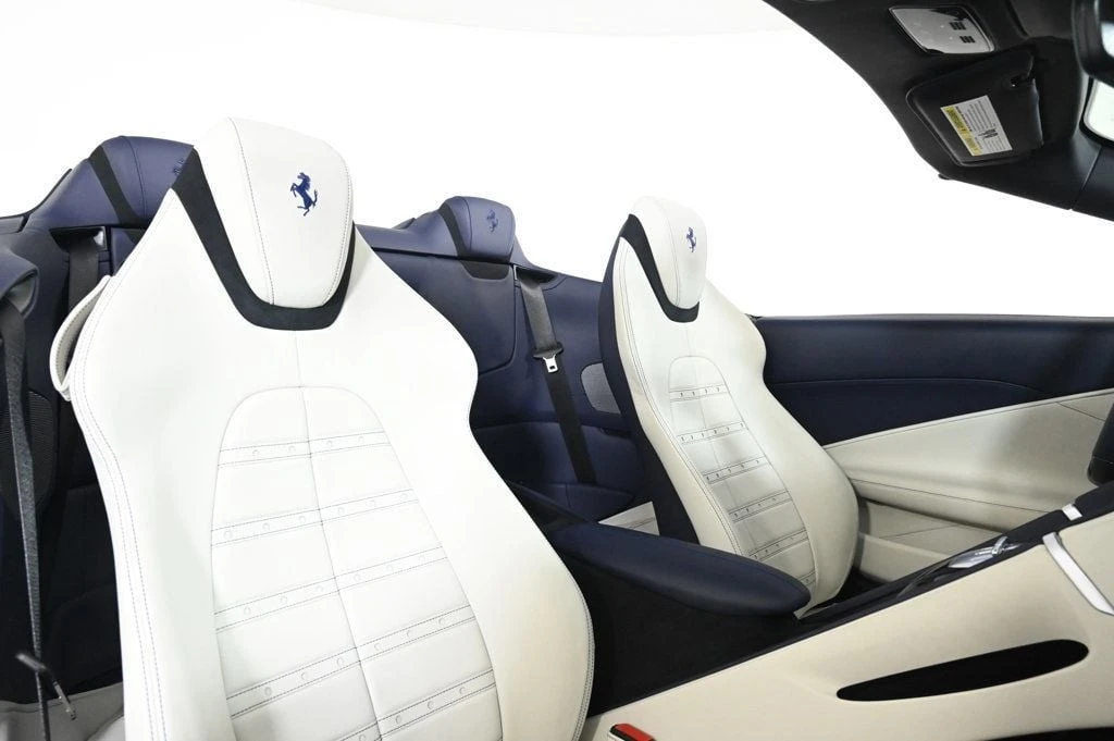 2024 Ferrari Roma Spider - Image 18 of 31