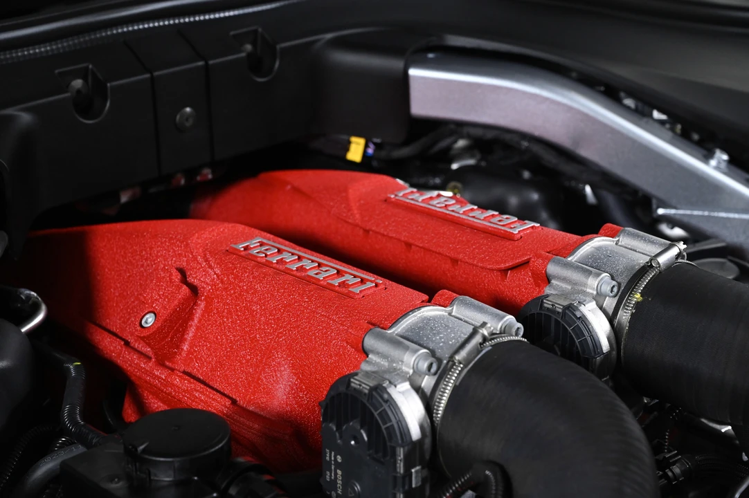 2024 Ferrari Roma Spider - Image 28 of 31