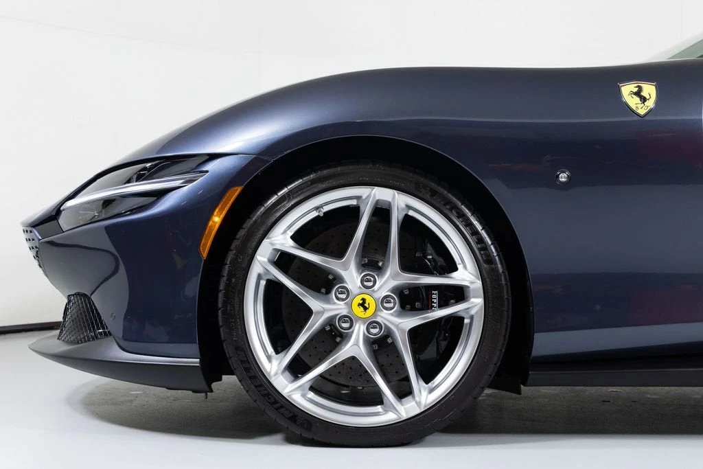 2024 Ferrari Roma Spider - Image 12 of 31
