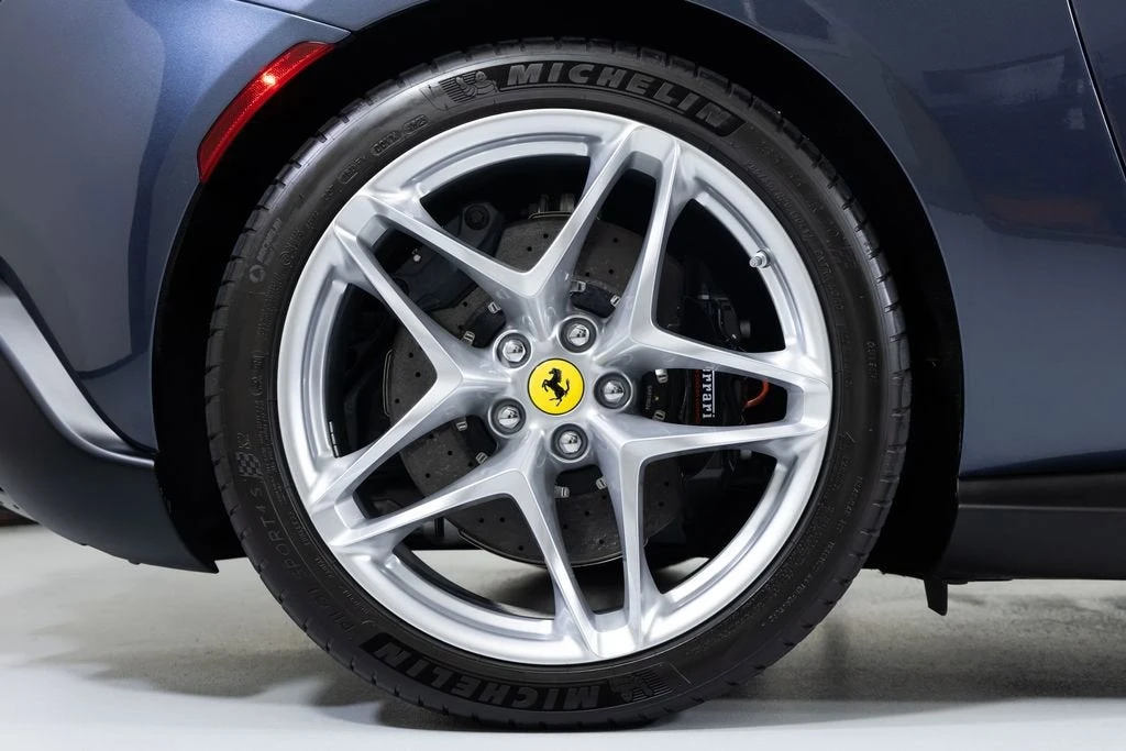 2024 Ferrari Roma Spider - Image 21 of 31