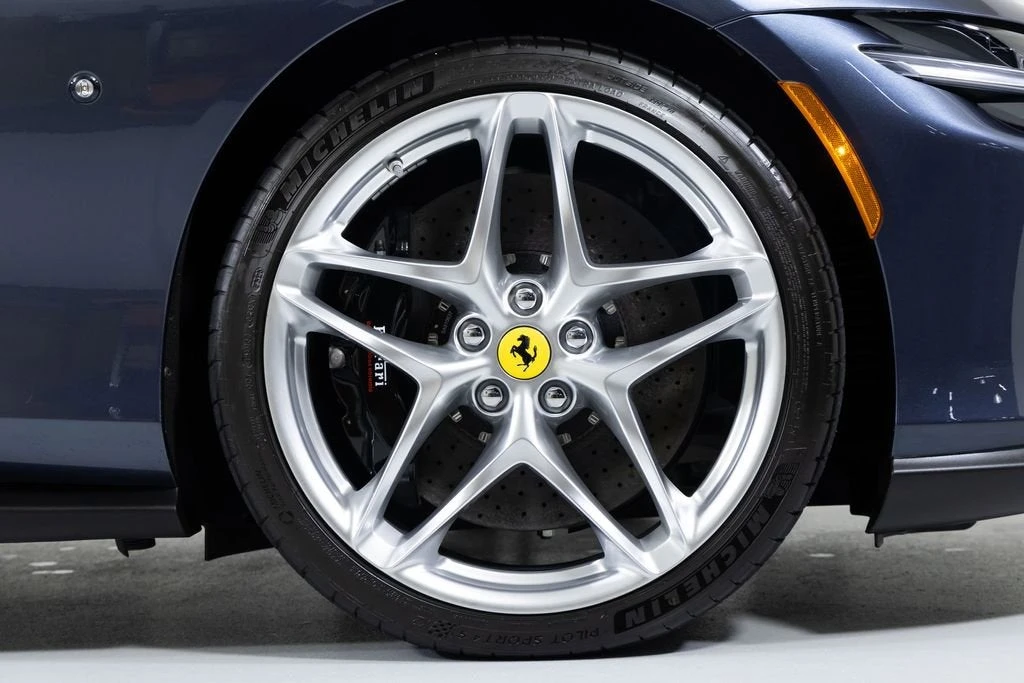 2024 Ferrari Roma Spider - Image 22 of 31