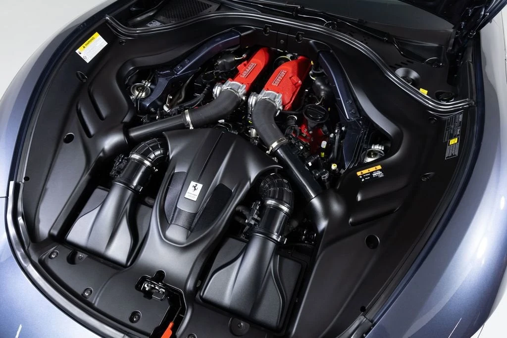 2024 Ferrari Roma Spider - Image 10 of 31