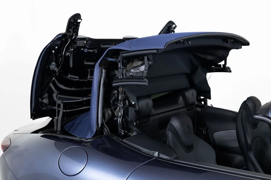2024 Ferrari Roma Spider - Image 23 of 31
